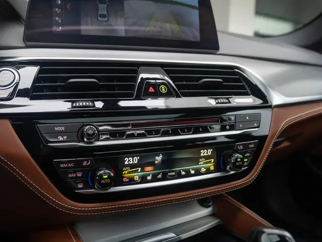 BMW 5 Serie Sedan 540i xDrive 2019 Benzine 26