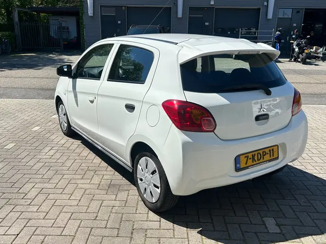 Mitsubishi Space Star 1.0 Inform 2013 Benzine 4