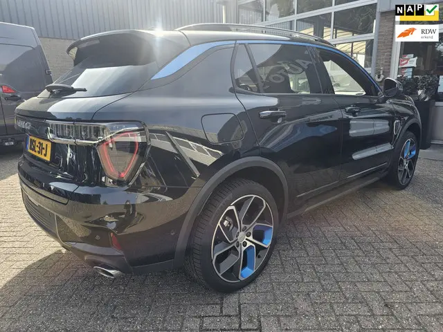Lynk & Co 01 1.5 PanodaK/Zwarte hemel 2023 Hybride Benzine