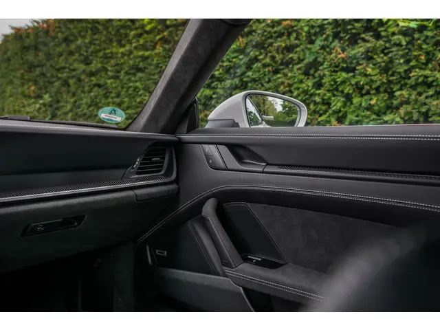 Porsche 911 4.0 GT3 2022 Benzine 21