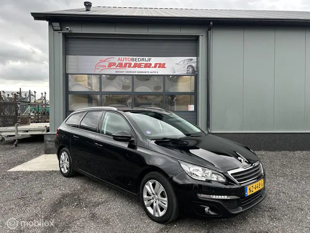 Peugeot 308 SW 1.2 "PANO+NAVI+TREKHAAK+LMV" 2017 Benzine 4