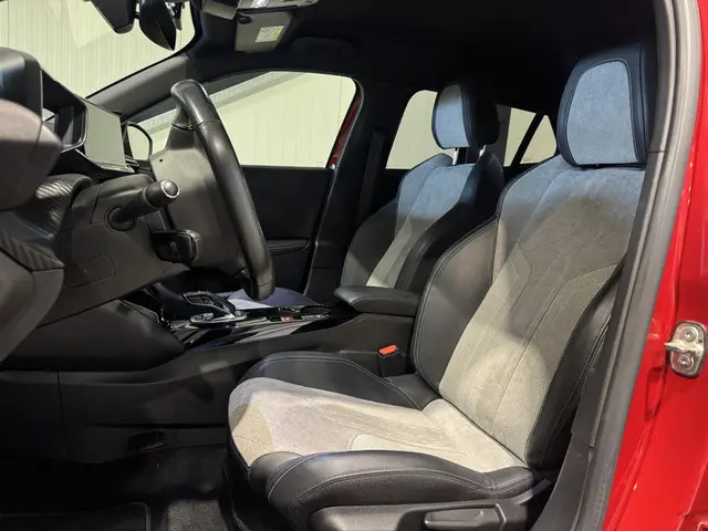 Peugeot e-2008 EV GT Pack 50 kWh 2021 Elektrisch 6