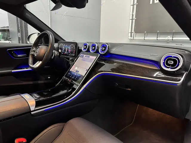 Mercedes-Benz C-Klasse 200 AMG C63 pakket 2023 Benzine 10
