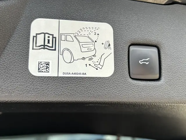 Ford Kuga 2.5 PHEV ST-Line X 2020 Hybride Benzine 17