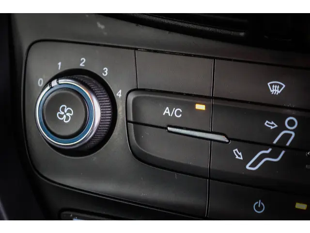 Ford C-MAX 1.0 Trend 2016 Benzine 8