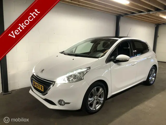 Peugeot 208 1.2 PureTech Blue Lease Premium 2015 Benzine