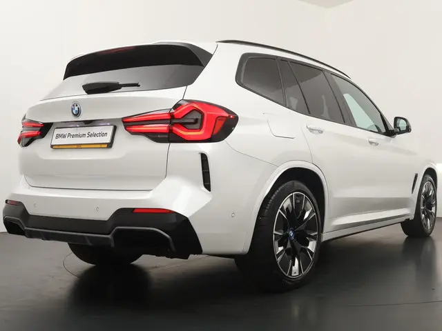 BMW iX3 High Executive 80 kWh 2022 Elektrisch 8