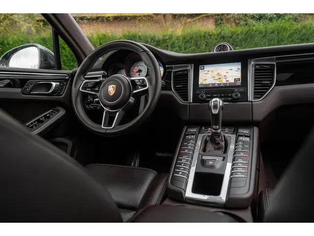 Porsche Macan 3.6 Turbo Performance Package 2017 Benzine 9