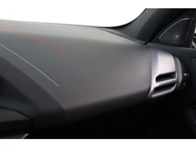 BMW 1 Serie 120 M Sport Design Edition 2025 Benzine 24