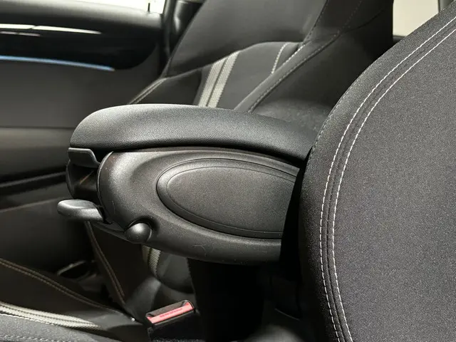 MINI Electric Mini Essential 33 kWh 2023 Elektrisch 23