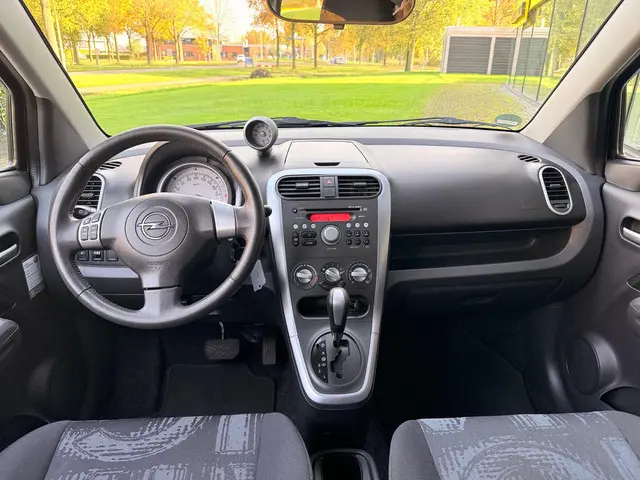Opel Agila 1.2 Edition STYLE 2013 Benzine 10