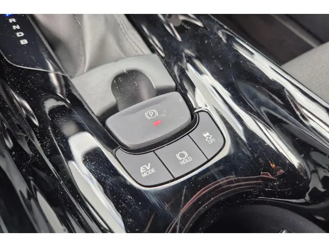 Toyota C-HR 1.8 Hybrid Dynamic 2021 Hybride Benzine 14