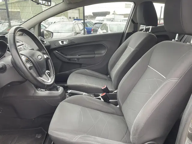 Ford Fiesta 1.25 2015 Benzine 6