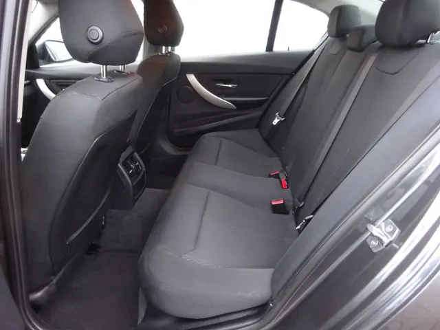BMW 3 Serie 320i Executive AUTOMAAT 2015 Benzine 11