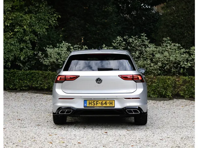 Volkswagen Golf 1.5 eTSI R-Line 2022 Benzine 4