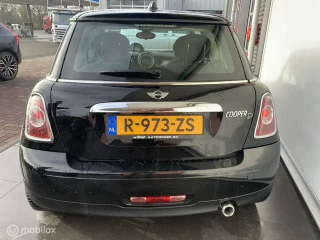 MINI Cooper Mini 1.6 D Business Line, Navigatie 2012 Diesel 5