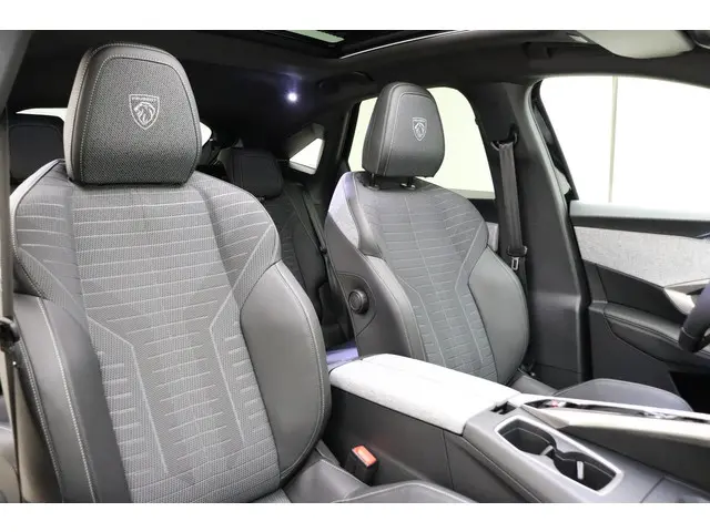 Peugeot 3008 1.2 Hybrid GT 2025 Hybride Benzine 14