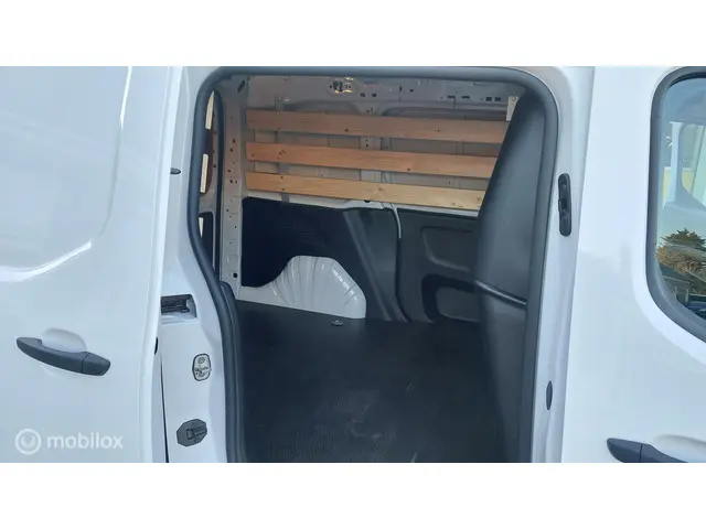 Peugeot Partner bestel 1.5 BlueHDi 100 S&S L1 2023 Diesel 11