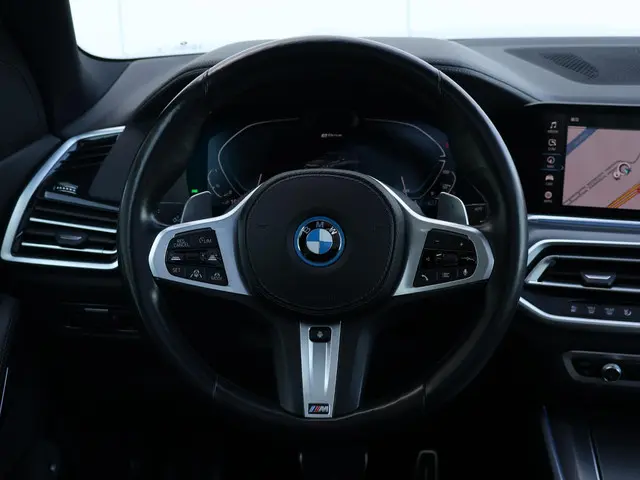 BMW X5 xDrive45e High Executive 2022 Hybride Benzine 30
