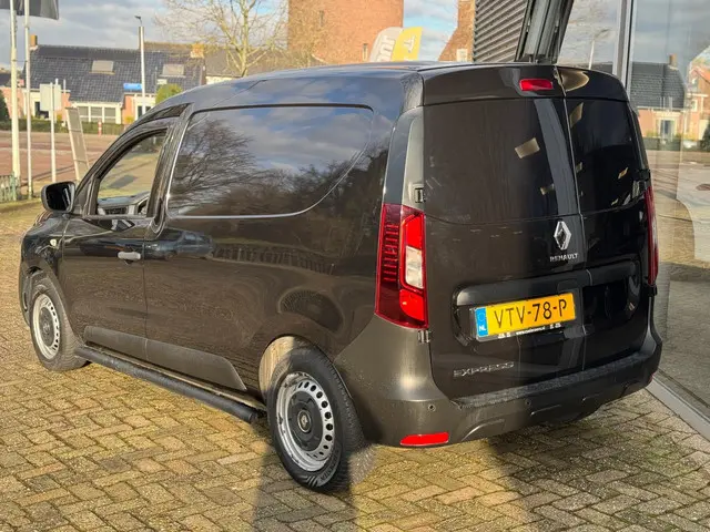 Renault Express 1.5 dCi 95 Comfort / Sidebars 2023 Diesel 5