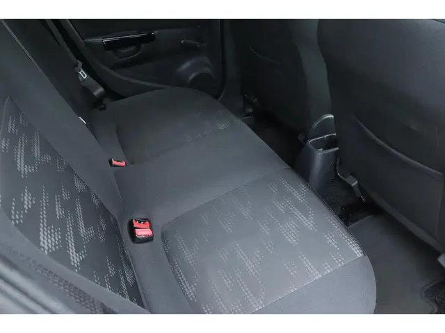 Opel Corsa 1.4-16V Berlin | 5 drs | Airco | NAP 2013 Benzine 17