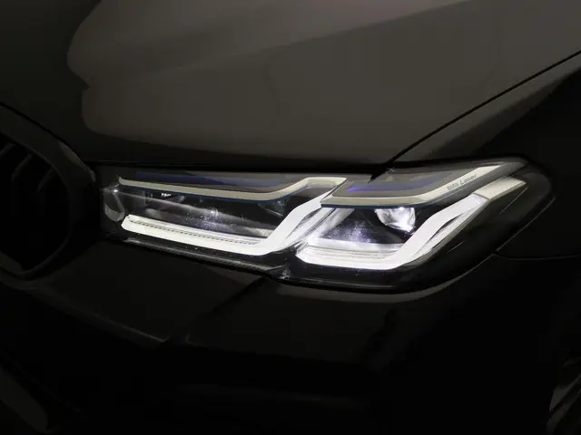 BMW 5 Serie Touring 530i 2020 Benzine 6