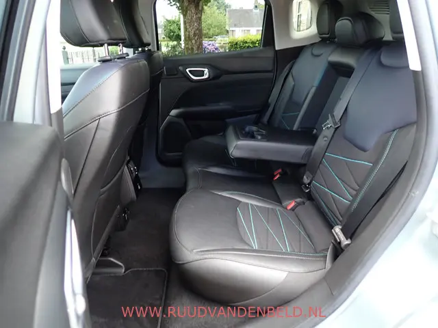 Jeep Compass 4XE 240 PHEV Upland 2023 Hybride Benzine 11