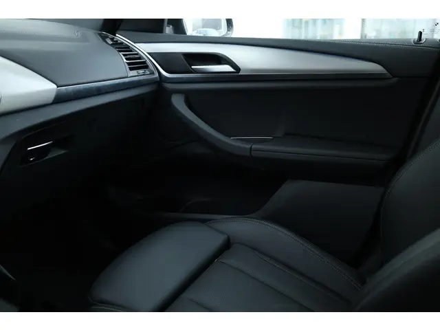 BMW iX3 Executive 80 kWh 2024 Elektrisch 48