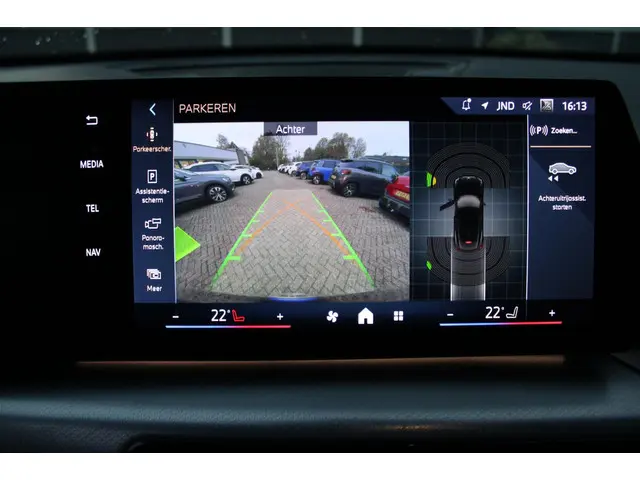 BMW iX2 EDrive20 67 kWh/M-Pakket/Pano 2024 Elektrisch 23