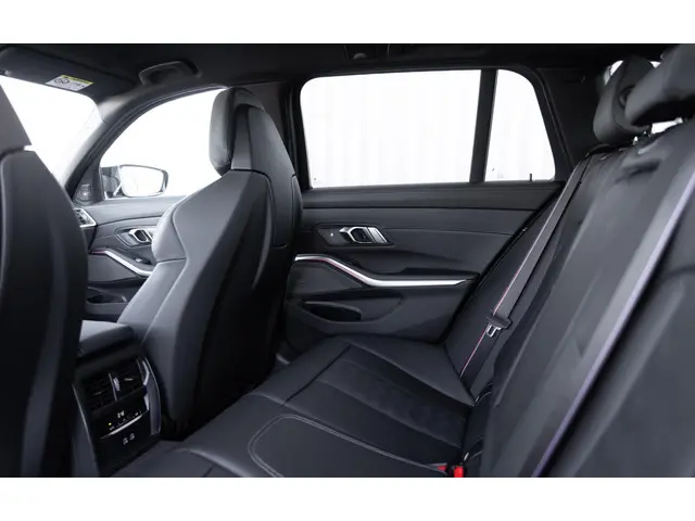 BMW M3 3-serie Touring xDrive Competition 2024 Benzine 46
