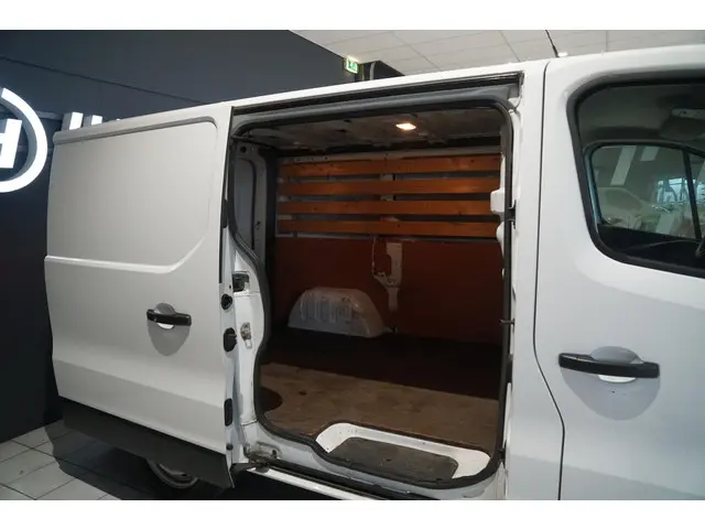 Nissan NV300 1.6 dCi 95 L1H1 Acenta 2019 Diesel 11