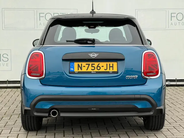 MINI Cooper Mini 1.5 Business Edition 2021 Benzine 16
