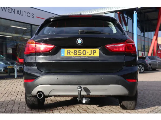 BMW X1 sDrive18i High Executive 2019 Benzine 13