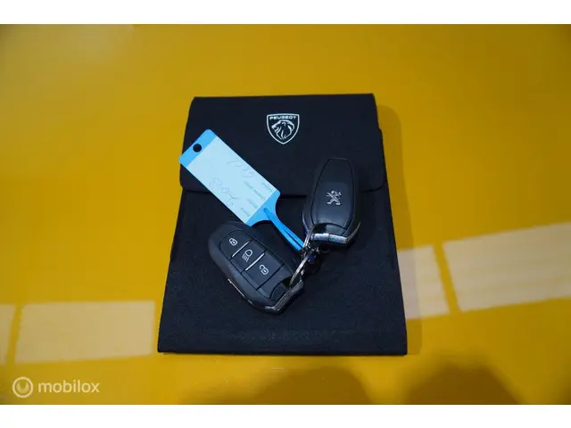 Peugeot 208 1.2 PureTech Allure Pack 2023 Benzine 30