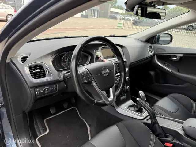 Volvo V40 1.6 D2 Summum EXPORTPRIJS 2013 Diesel 9