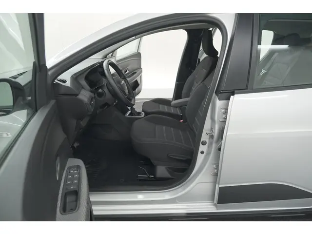 Dacia Sandero Stepway TCe 90 Expression 2024 Benzine 28