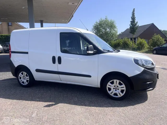 Fiat Doblò Cargo 1.3 MJ L1H1 Actual 139211 km 2017 Diesel 4