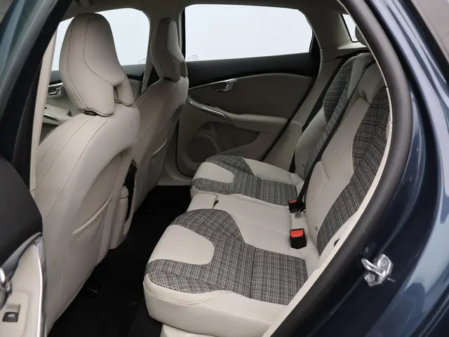 Volvo V40 2.0 T2 Nordic+ 2016 Benzine 8