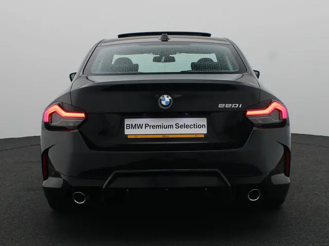 BMW 2 Serie 220i Coupé 2024 Benzine 5