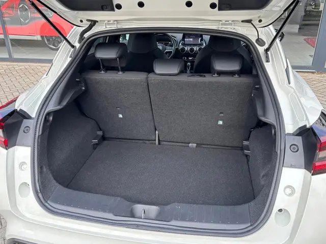 Nissan Juke Hybrid 143 N-Connecta 2024 Hybride Benzine 38