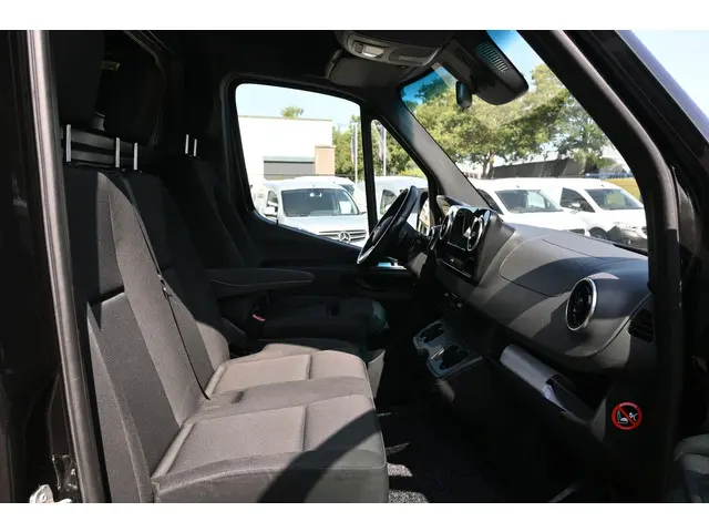 Mercedes-Benz Sprinter 319 CDI 3.0 V6 L2H2 2021 Diesel 9