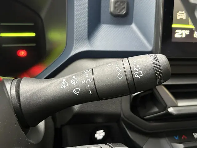 Dacia Duster 1.6 Hybrid Journey 2025 Hybride Benzine 24