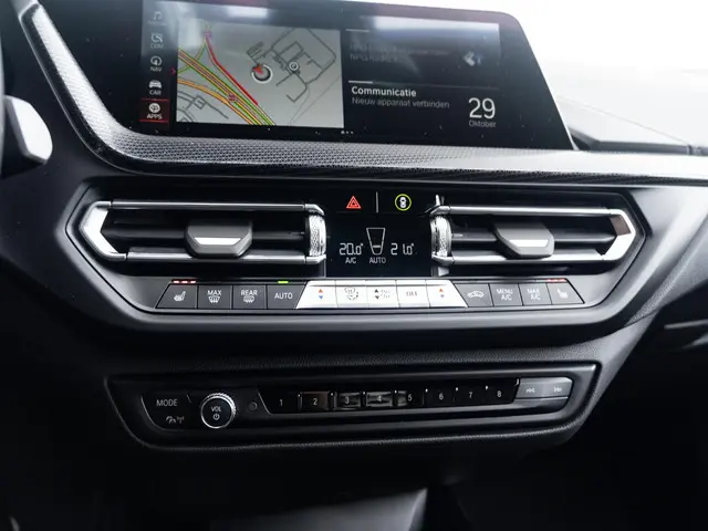 BMW 1 Serie 118i 2022 Benzine 29