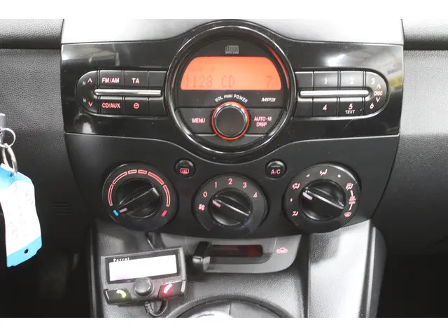 Mazda 2 1.3 Cool 2012 Benzine 8