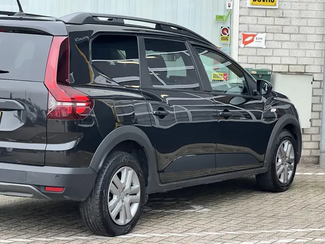 Dacia Jogger 1.0 TCe 110 Expression 7p. 2023 Benzine 24