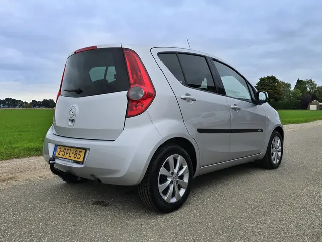 Opel Agila 1.2 Edition 2013 Benzine 7