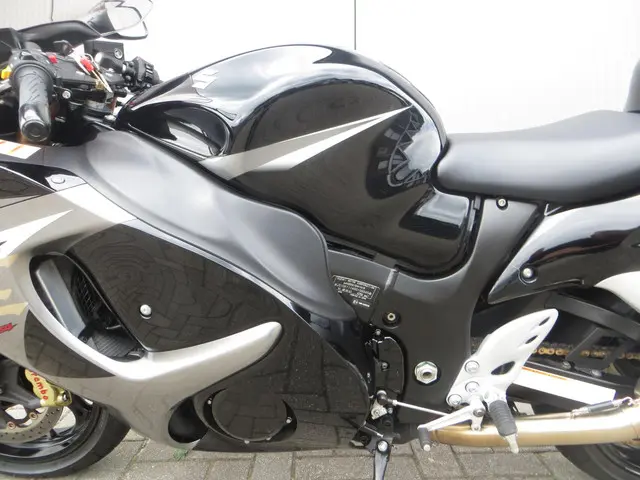 Suzuki GSX R 1300 Hayabusa 2015 Benzine 11