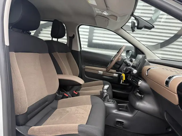 Citroën C4 Cactus 1.2 PureTech Shine 2016 Benzine 10