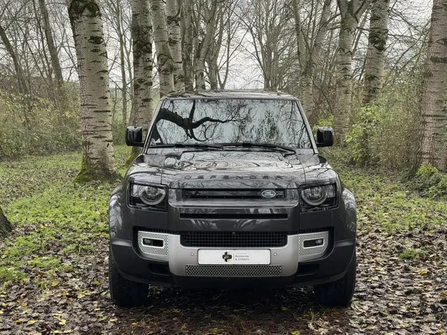 Land Rover Defender 110 P400E 2023 Hybride Benzine 2