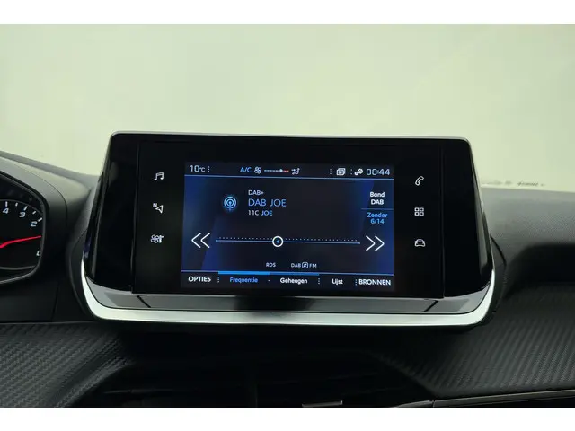 Peugeot 2008 1.2T Automaat Active 2021 Benzine 24
